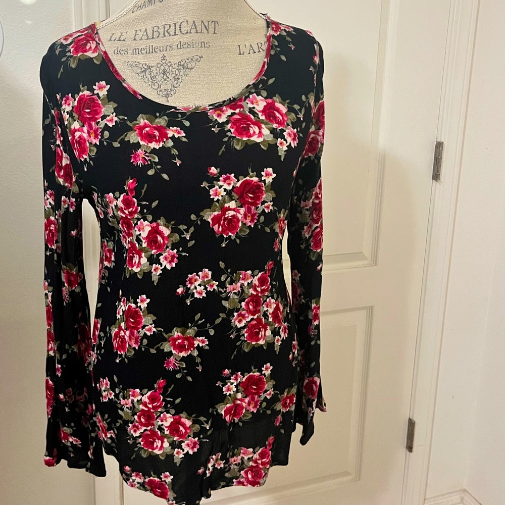 Gauzy bell sleeve floral print top